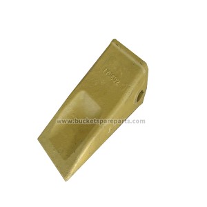 7Y0602 Caterpillar style J600 family heavy-duty long bucket tooth direct replacement parts.